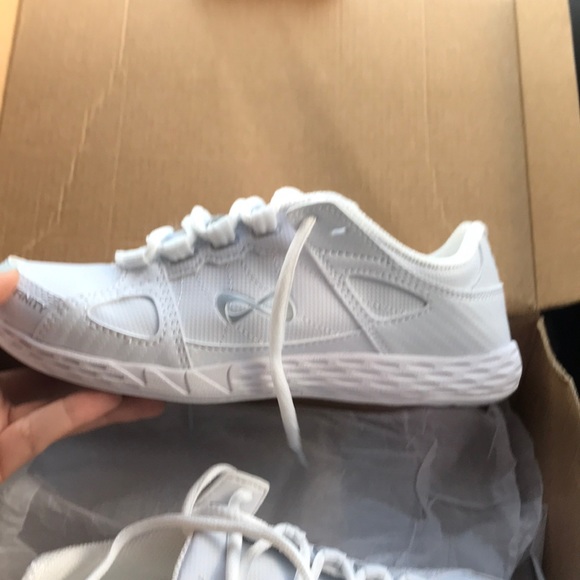 Nfinity Rival Sneakers - Picture 2 of 4